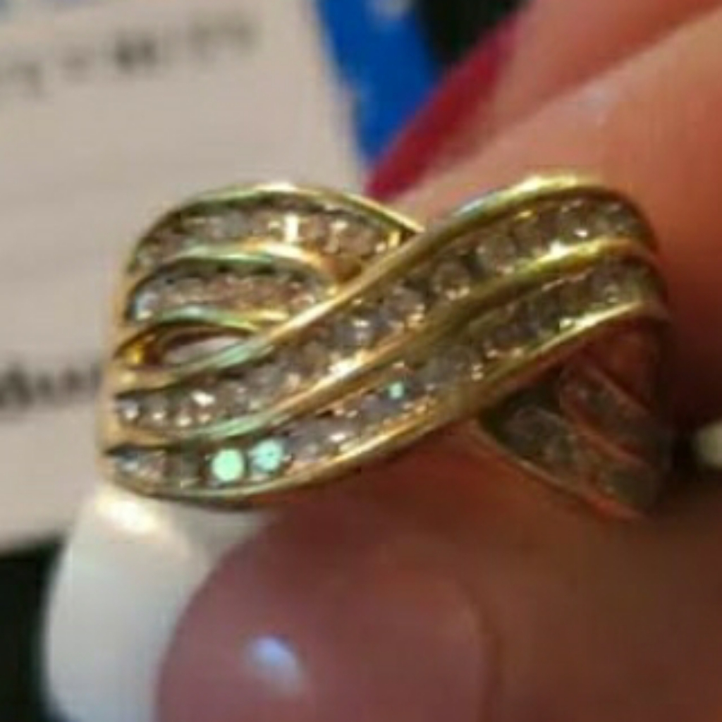 Vintage Size 10 Kt Gold Diamond Ring Size8
